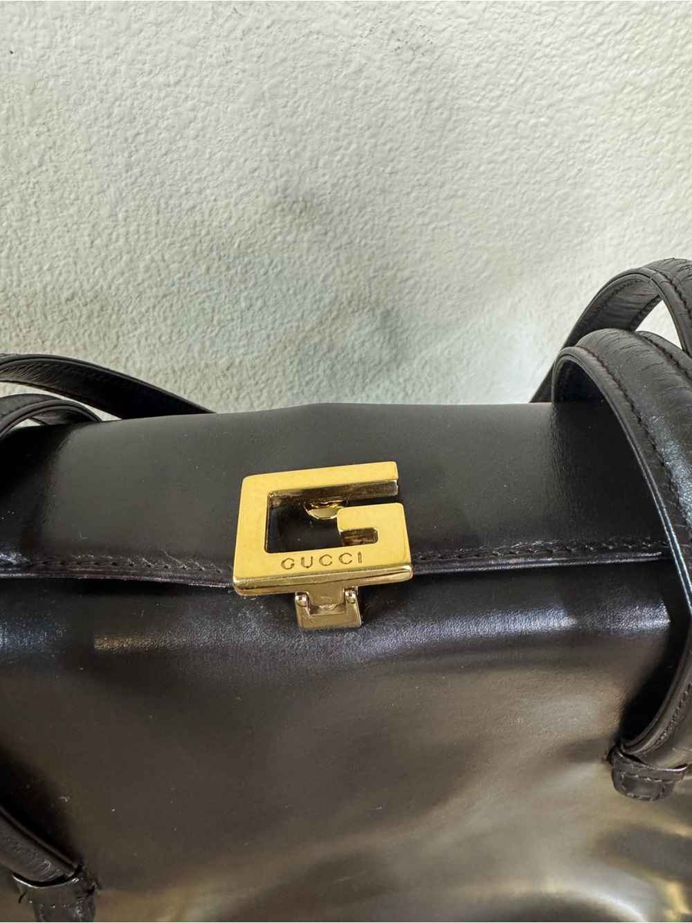 Gucci Vintage Brown Leather Shoulder Bag with Tan Interior - Picture 3 of 16